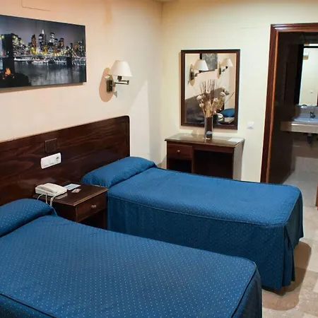 מלון Nova Centro 2*