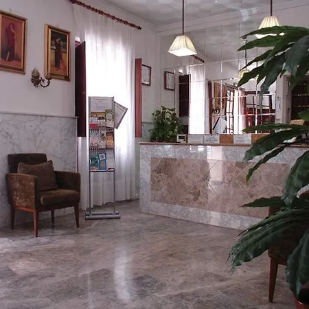 מלון Nova Centro 2*